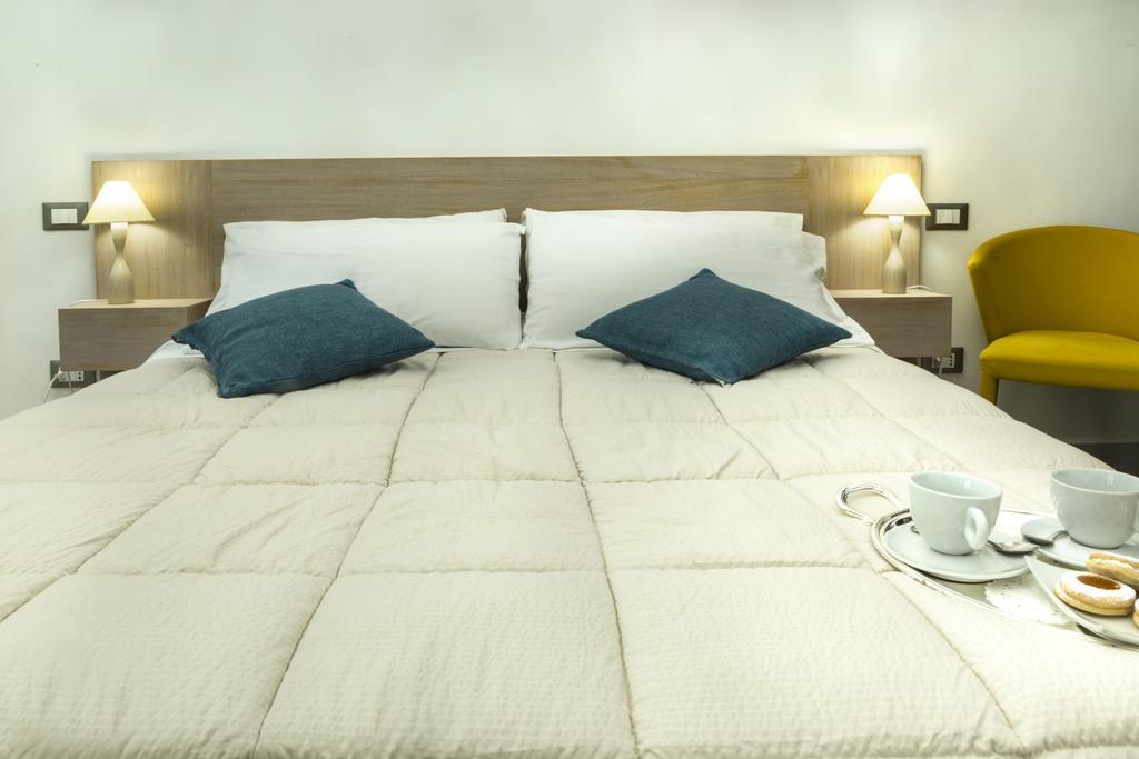 Piazza Martiri Rooms Cagliari Oda fotoğraf